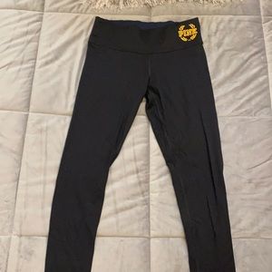 Victoria’s Secret pink Michigan yoga leggings